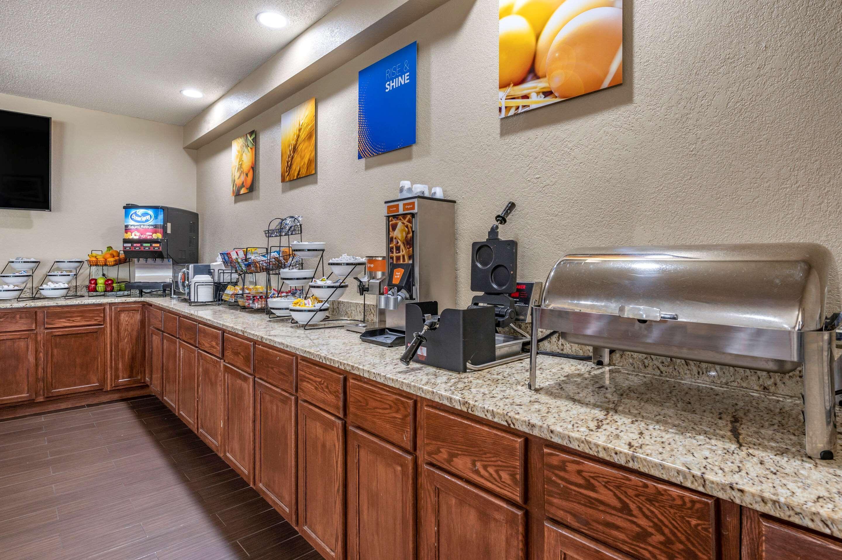 Comfort Inn Near Kokomo Speedway Экстерьер фото